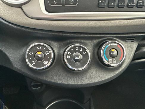Used 2012 Toyota Yaris LE FWD image 5