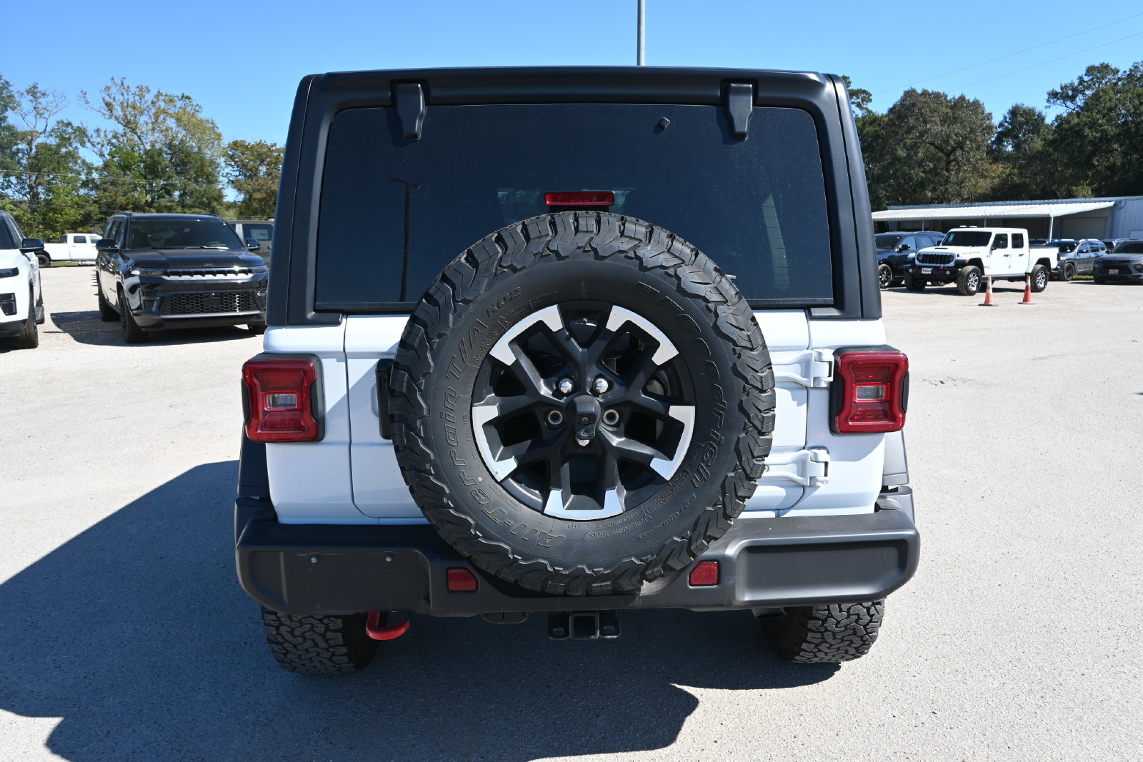 Used 2026 Jeep Wrangler Unlimited Rubicon AWD/4WD image 3