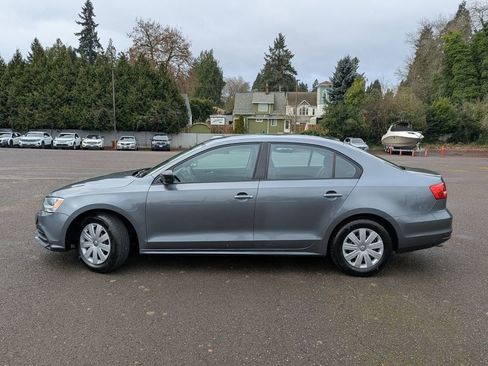 Used 2015 Volkswagen Jetta S image 2