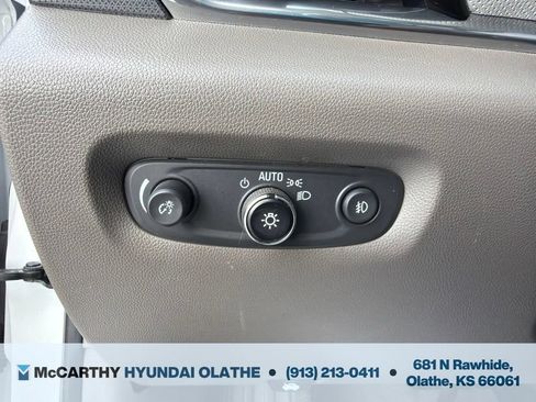 Used 2020 Chevrolet Traverse Premier w/ LPO, Floor Liner Package AWD/4WD image 28
