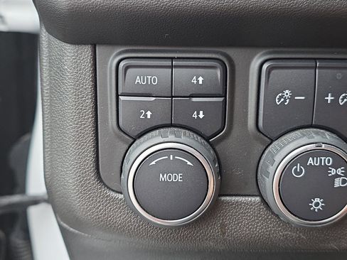 Certified 2022 Chevrolet Tahoe Z71 w/ Luxury Package image 26