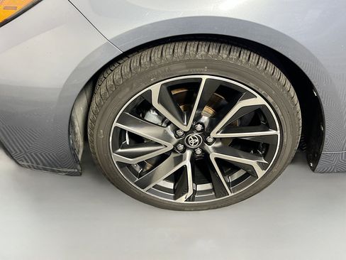 Used 2020 Toyota Corolla SE w/ SE Premium Package FWD image 13