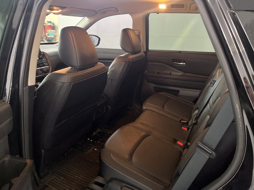Used 2024 Nissan Pathfinder SL AWD/4WD image 23