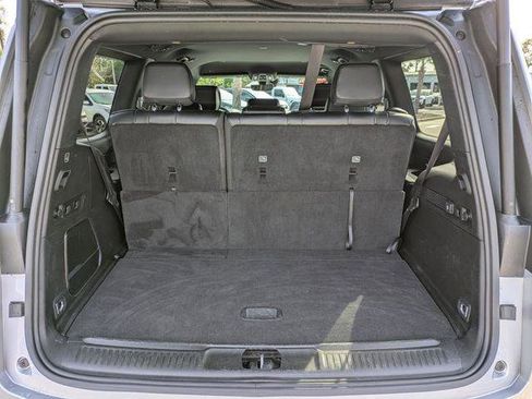 Certified 2024 Jeep Wagoneer Series II w/ Flexible Seating Group RWD image 13