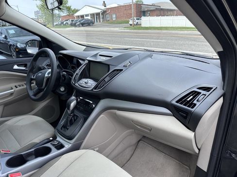 Used 2015 Ford Escape SE w/ Equipment Group 201A image 10