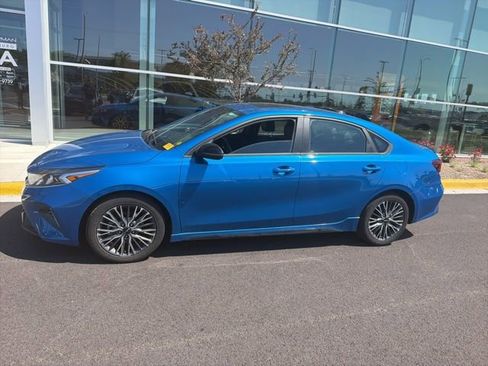 Used 2023 Kia Forte GT-Line w/ GT-Line Premium Package FWD image 3