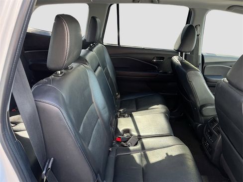 Used 2018 Honda Pilot Touring image 31
