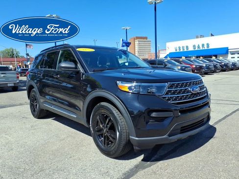 Certified 2023 Ford Explorer XLT AWD/4WD image 3