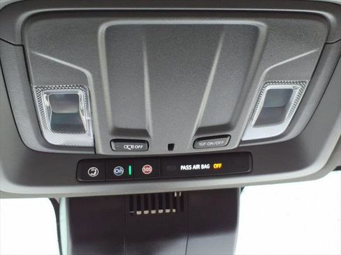 Used 2025 Chevrolet Silverado 1500 Custom AWD/4WD image 19
