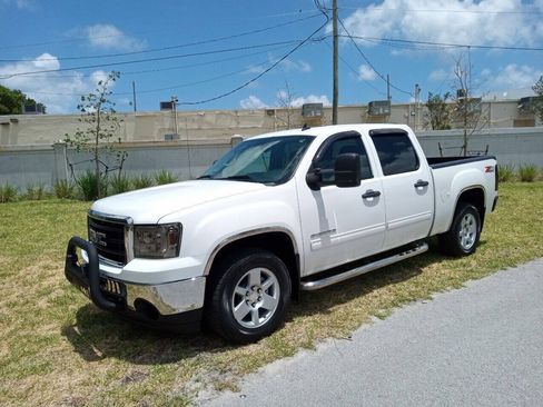 Used 2010 GMC Sierra 1500 SLE w/ Power Pack Plus AWD/4WD image 5