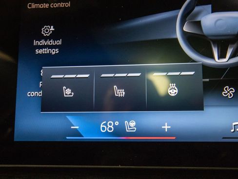Used 2025 BMW 760i xDrive w/ Executive Package AWD/4WD image 28