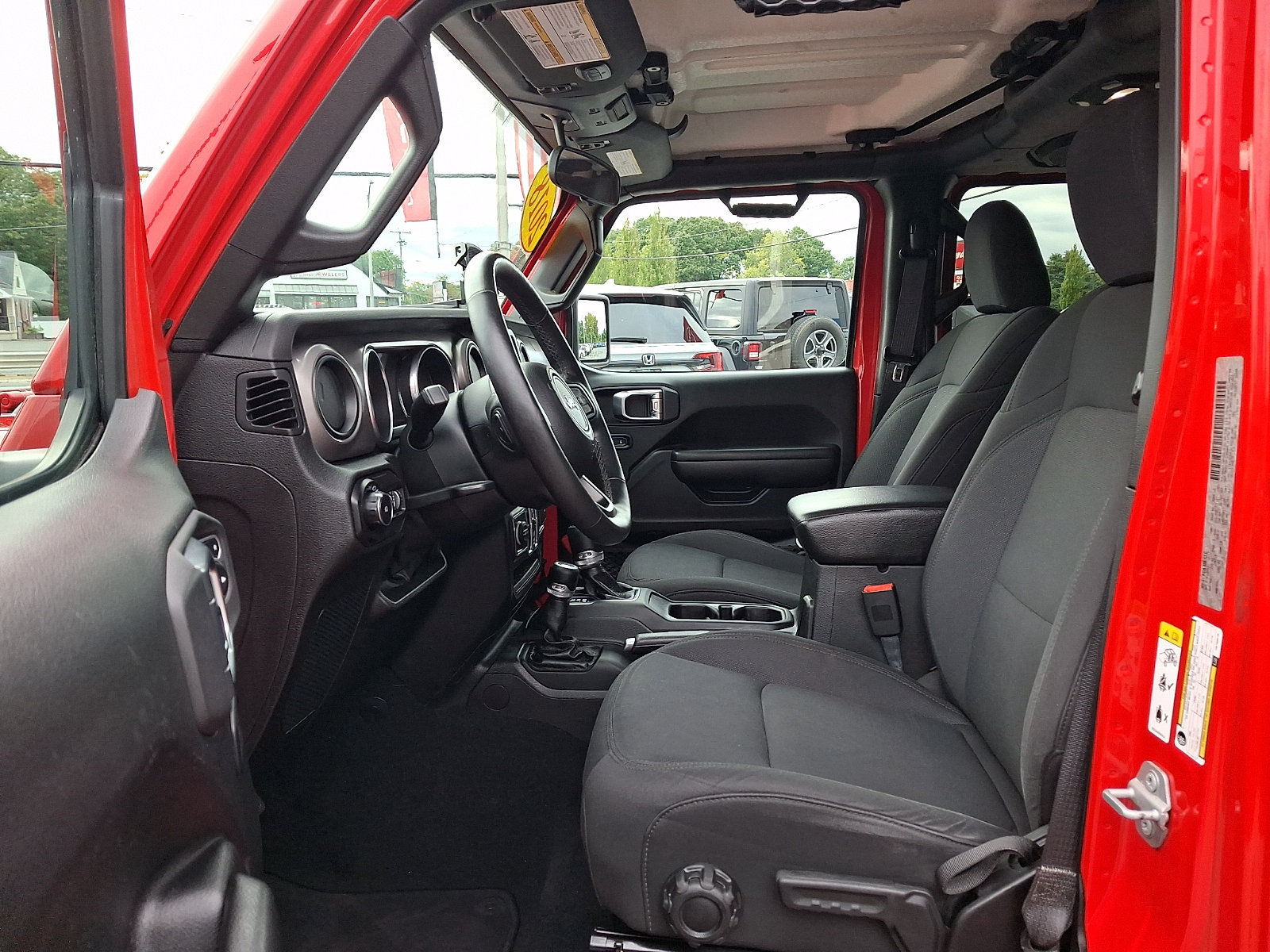 Used 2018 Jeep Wrangler Unlimited Sport S AWD/4WD image 14