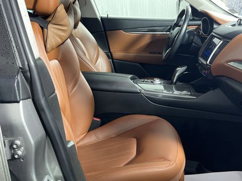 Used 2019 Maserati Levante image 28
