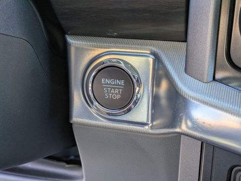 Used 2025 Ford F150 Lariat w/ Equipment Group 501A Mid AWD/4WD image 20