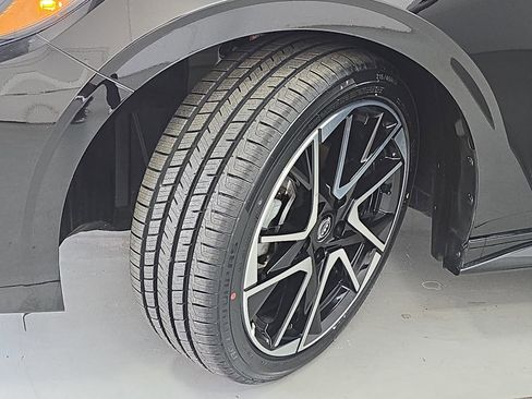 Certified 2024 Nissan Sentra SR image 30