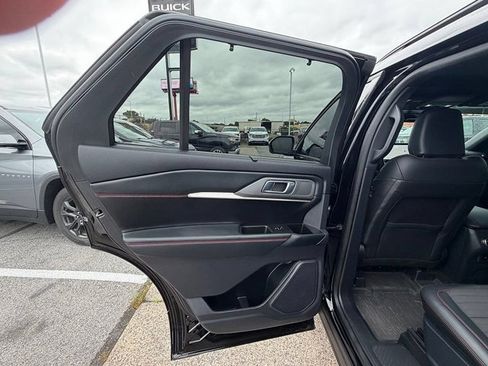 Used 2025 Ford Explorer ST-Line w/ Premium Package AWD/4WD image 13