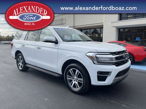 Used 2024 Ford Expedition Limited image 3