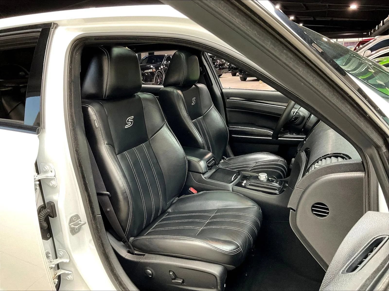 Used 2022 Chrysler 300 S RWD image 12