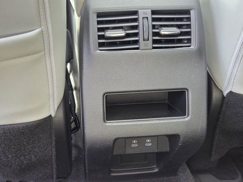 Used 2025 Mitsubishi Outlander SE FWD image 17