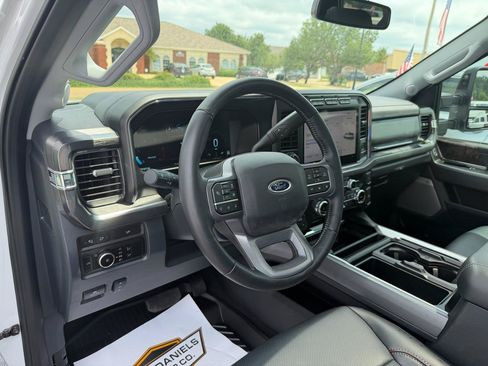 Used 2024 Ford F250 Lariat w/ Lariat Ultimate Package AWD/4WD image 14