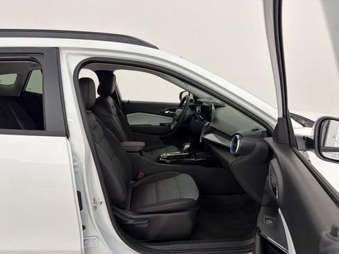 Used 2026 Chevrolet Trax LT w/ Driver Confidence Package FWD image 26