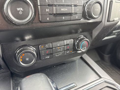 Used 2020 Ford F150 XLT w/ Equipment Group 302A Luxury AWD/4WD image 15