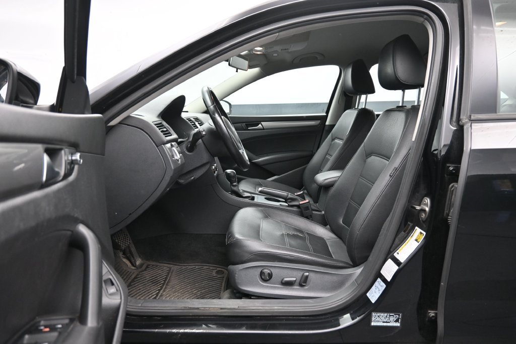 Used 2015 Volkswagen Passat 1.8T Wolfsburg Edition FWD image 19