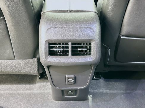 Used 2023 GMC Terrain SLT image 26