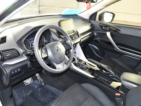 Used 2023 Mitsubishi Eclipse Cross LE AWD/4WD image 2