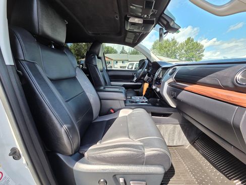 Used 2018 Toyota Tundra Limited w/ Limited Premium Package AWD/4WD image 29