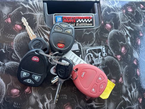 Used 2011 Chevrolet Silverado 1500 LT w/ Interior Plus Package AWD/4WD image 27