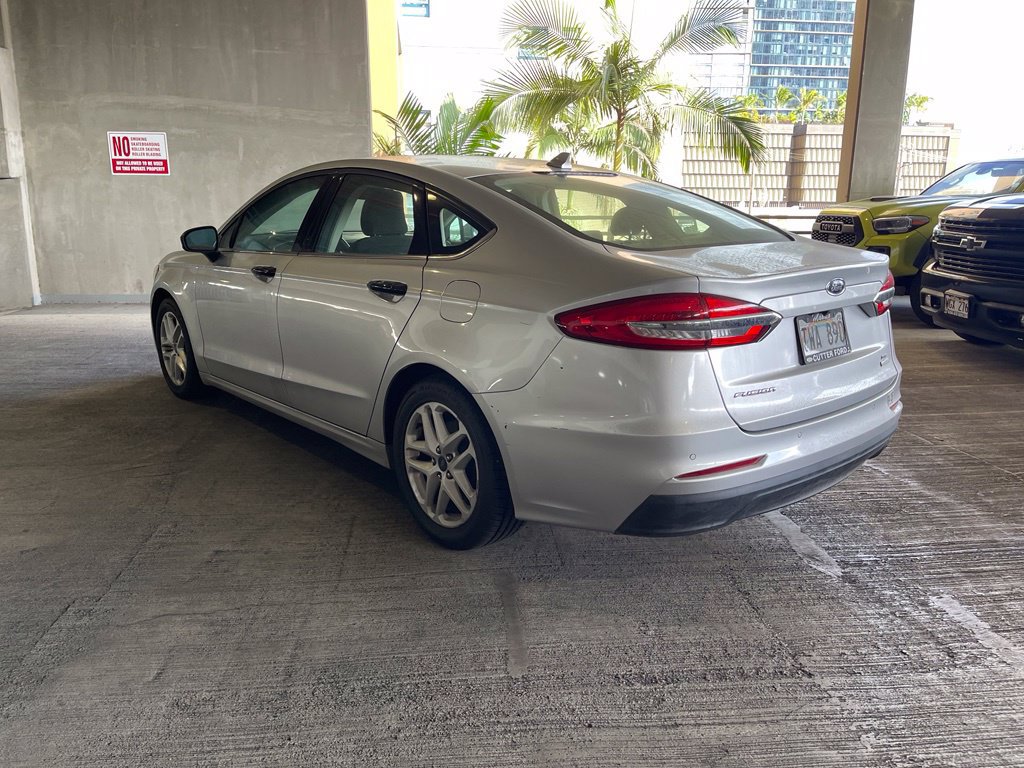 Used 2019 Ford Fusion SE FWD image 4