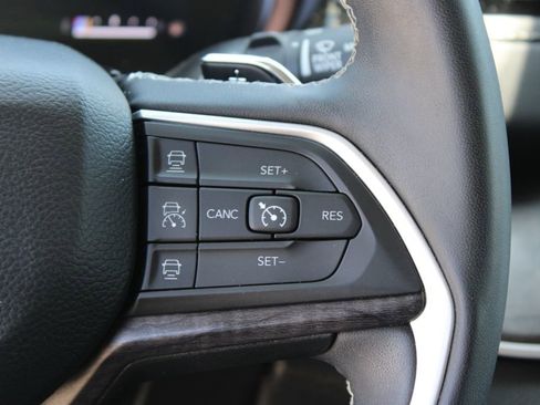 Used 2022 Jeep Grand Cherokee Limited 4xe w/ Luxury Tech Group II AWD/4WD image 28