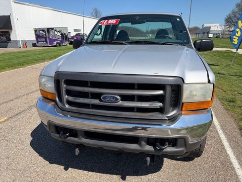 Used 2001 Ford F250 XL AWD/4WD image 4