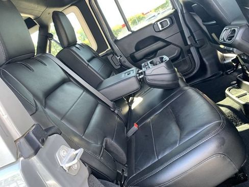 Used 2021 Jeep Wrangler Unlimited Sahara AWD/4WD image 12