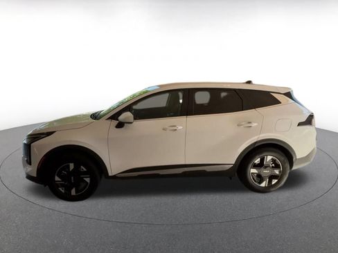 Used 2026 Kia Sportage LX AWD/4WD image 9