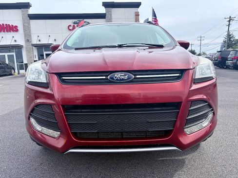 Used 2015 Ford Escape SE w/ Equipment Group 201A image 9