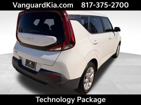 Used 2022 Kia Soul LX w/ Technology Package image 4
