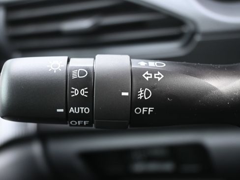 Used 2025 Subaru Crosstrek 2.0i Premium AWD/4WD image 28