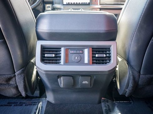 Used 2024 Ford F250 Lariat AWD/4WD image 32