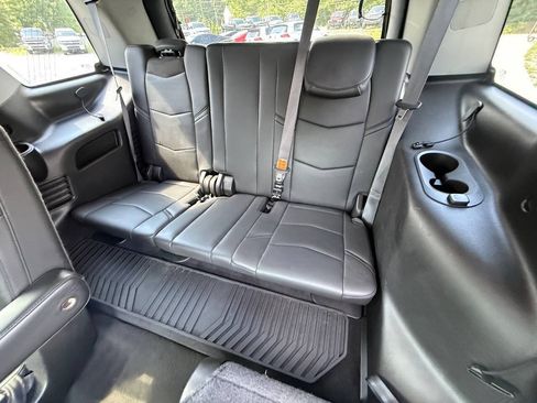 Used 2015 Cadillac Escalade Luxury AWD/4WD image 24