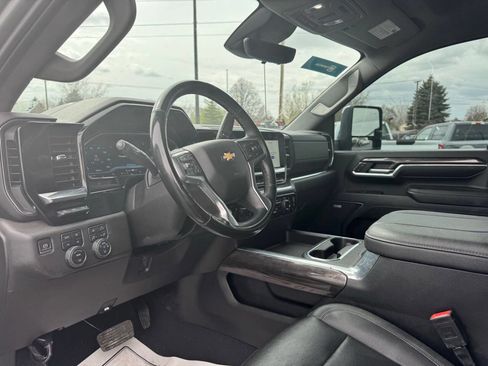 Used 2024 Chevrolet Silverado 2500 LTZ w/ LTZ Premium Package image 11