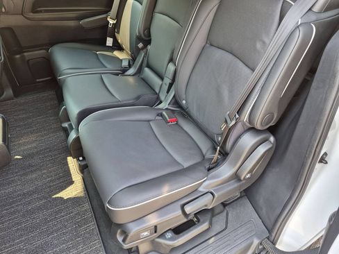 Used 2025 Honda Odyssey Elite image 25