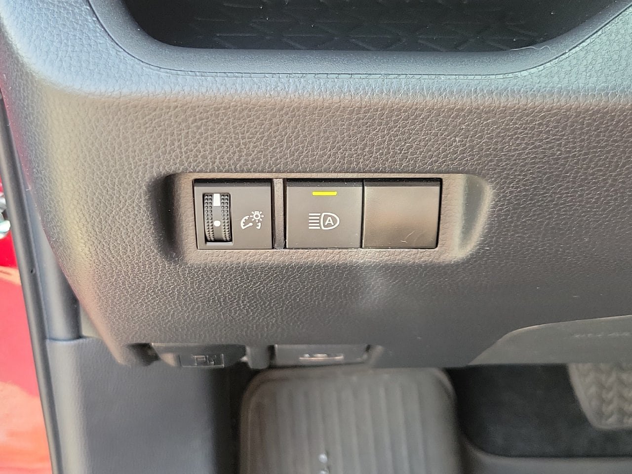 Used 2023 Toyota RAV4 LE FWD image 30