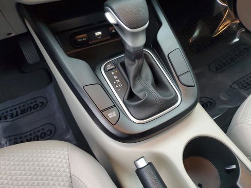 Certified 2025 Kia Soul LX image 24