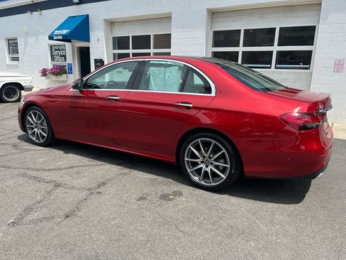 Used 2021 Mercedes-Benz E 350 4MATIC Sedan image 2