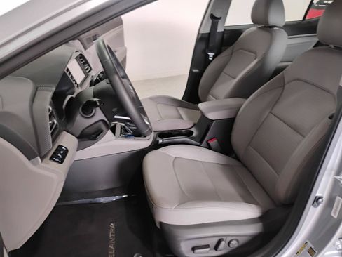Used 2020 Hyundai Elantra Limited FWD image 48
