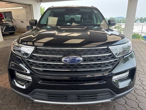 Used 2023 Ford Explorer XLT w/ Equipment Group 202A AWD/4WD image 2