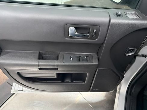 Used 2019 Ford Flex SE FWD image 18