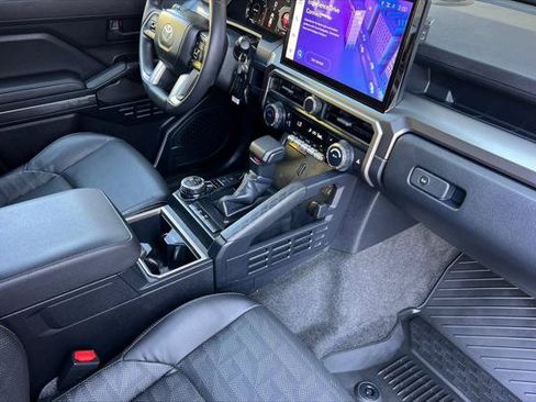 Certified 2025 Toyota 4Runner TRD Off-Road Premium AWD/4WD image 17